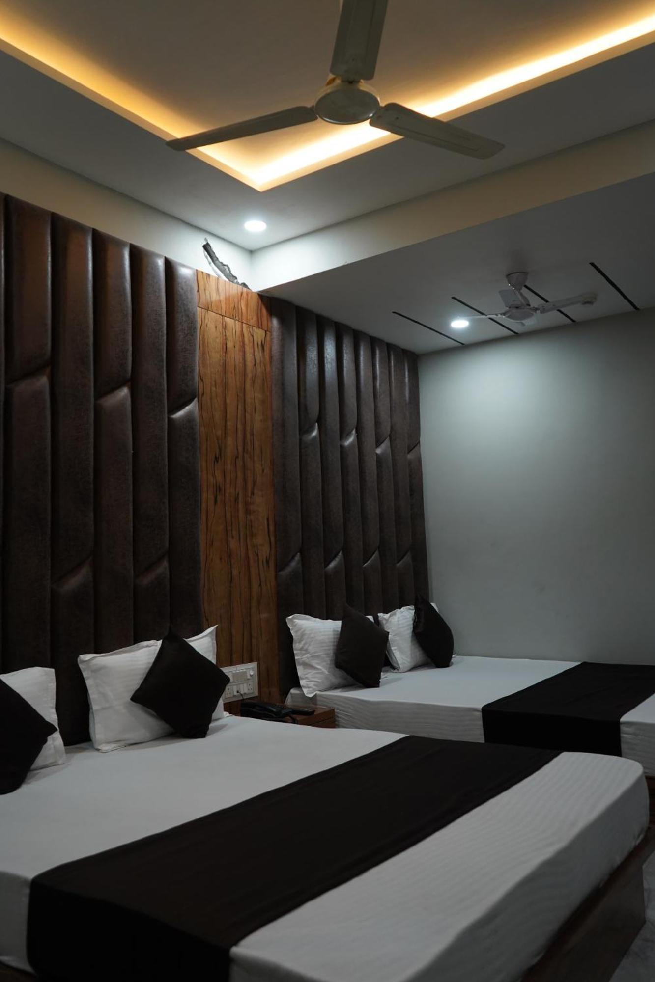 Hotel Pr Villa Gandhinagar Exterior foto